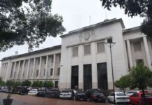 En una escalada del conflicto interno, el camarista Moisá demandó a la Corte y a la provincia