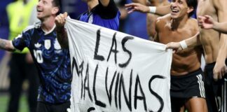 Dura derrota de Milei: Los jugadores de la Scaloneta reivindicaron a las Malvinas con una bandera