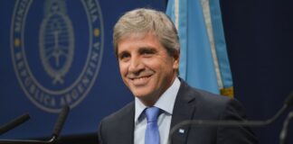 Caputo ofrece nuevos títulos para canjear deuda dólar linkea